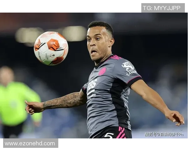 球星痛哭瞬间揭秘:那些让足球巨星潸然泪下的悲壮时刻 球星痛哭瞬间揭秘:那些让足球巨星潸然泪下的悲壮时刻