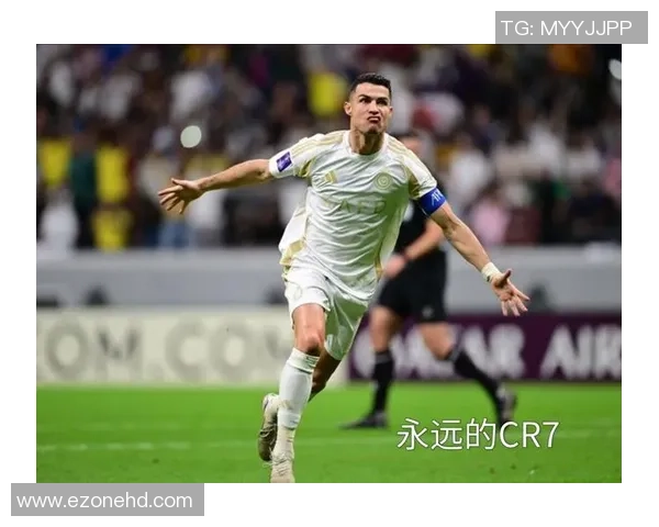 足球巨星C罗的传奇故事与辉煌成就解析：从少年到足坛天王的蜕变之路